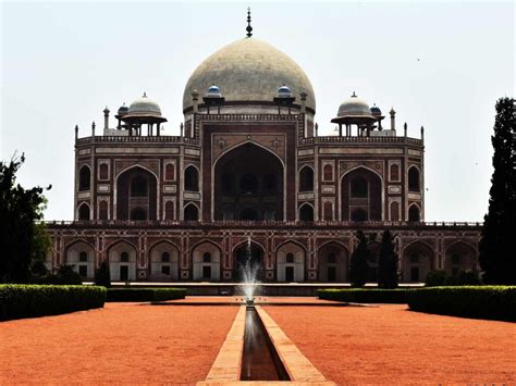 10 Most Famous Monuments Of India