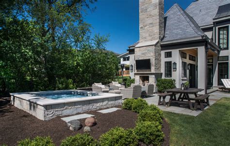 Glen Ellyn Il Raised Hot Tub With Fireplace And Tv Traditional