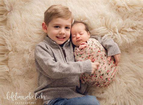 A Big Brother Little Sister Session That Will Melt Your Heart