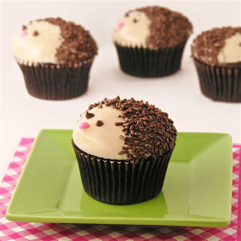 maple hedgehog cupcakes hedgehog cupcake cupcake cakes cute desserts