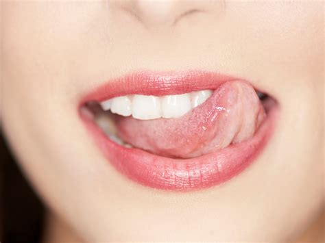Your Tongue Is Probably Filthy Heres How To Clean It Self