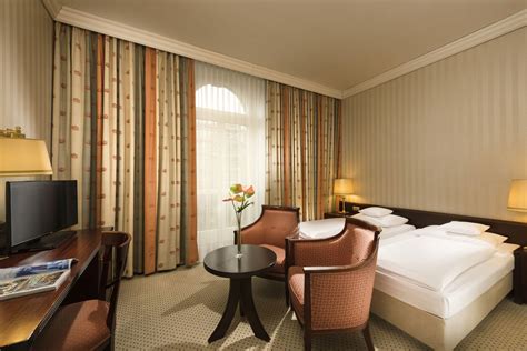 Only a few steps from the city centre and close to the congres center. Maritim Hotel Mannheim - Hotels, Hotels-Restaurants ...