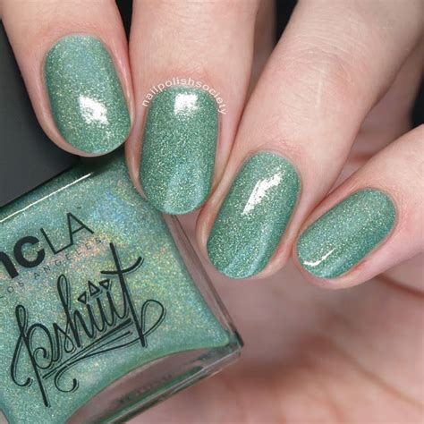 15 Gorgeous Green Nail Polishes For St Patricks Day Nail Polish