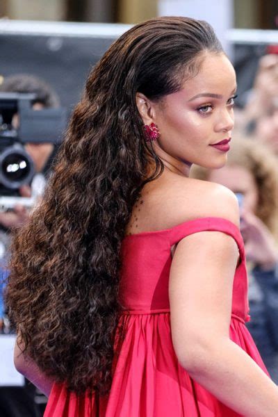 13 Hairstyles That Will Make Everyone Jealous Of Your Natural Waves
