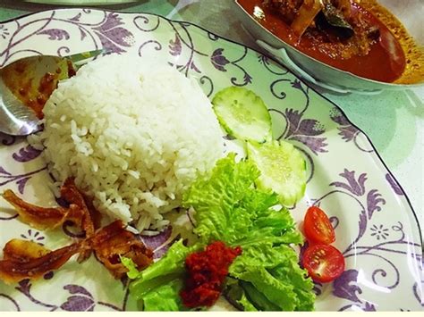 Kedai nasi kukus sotong besar klang, kedai nasi kandar kak dah di nilai, kedai nasi lemak, kedai nasi ulam nenda, kedai nasi campur, kedai nasi jj kak wok, kedai nasi ulam cikgu, jjcm: Cafe Kucing Shah Alam - Soalan 46