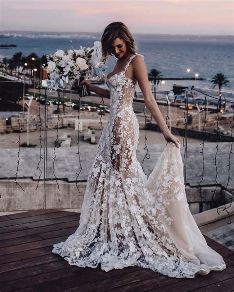 Stunning Mermaid Lace Backless Spaghetti Straps Wedding Dresses FC