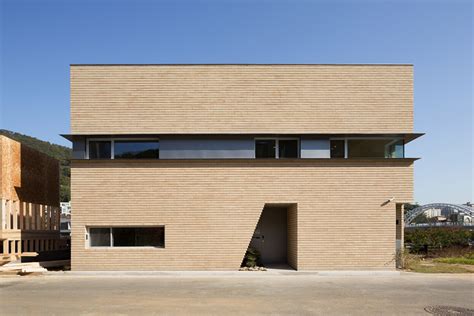 L_Square House / Wise Architecture | ArchDaily