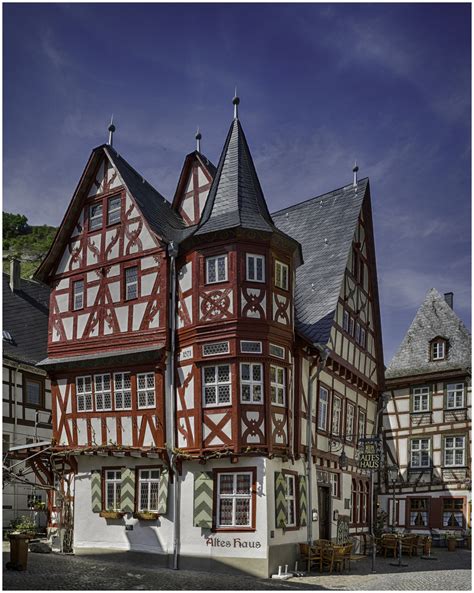 Hab mich doch schon später mal dort wohnen seh'n. Das "Alte Haus" Foto & Bild | rhein, fachwerk, architektur ...