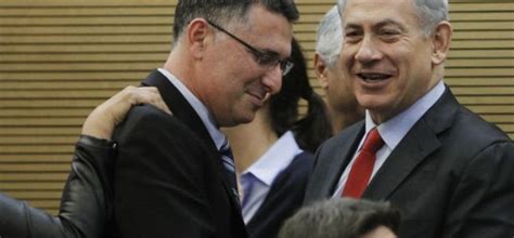 אחרי הפלסטיק, נלחמים למחזר גם את האלומיניום. חידת היום: מה יש לגדעון סער להיפגש עם רביב דרוקר אתמול ...