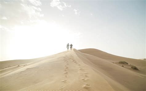 Download Wallpaper 3840x2400 Desert People Sand Hills Walk 4k Ultra