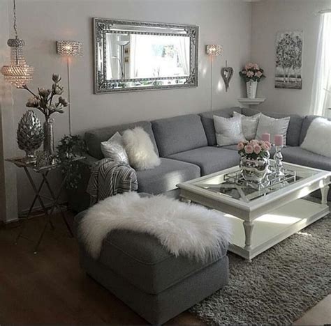 Para un baby shower más activo, coloca biberones en forma de triángulo con un poco de arena. salas modernas 2019 pequeñassalas modernas 2019 pequeñas ...