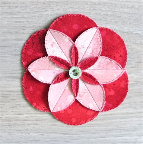 Seamless floral cute floral pattern in lively colors. fabric-folded-flowers-pattern-64 - Geta's Quilting Studio