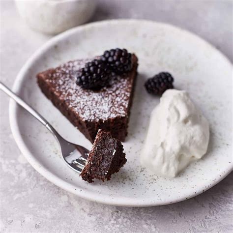Lindt Flourless Chocolate Cake Recipe Blog Dandk