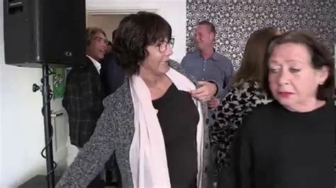 What happens when rich and poor families swap a week from home? Matt Jasper Jaxxon in Steenrijk - Straatarm - YouTube