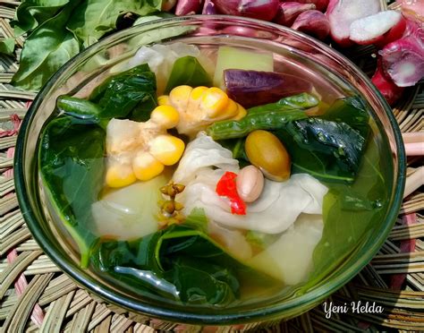 Selain sayuran, masakan ini biasa dikombinasikan dengan daging ayam. Resep sayur asem sederhana - Yeni helda.com