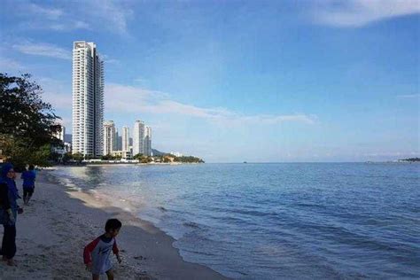 Tetapi kami senaraikan senarai tempat makan menarik di pulau pinang waktu malam, waktu sarapan pagi, makan tengahari. Bercuti di Batu Ferringhi, Pulau Pinang | Percutian Bajet