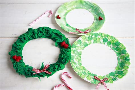 Basteln mit kindern weihnachten pappteller. DIY: Selbstgebastelter Pappteller-Weihnachtskranz als ...