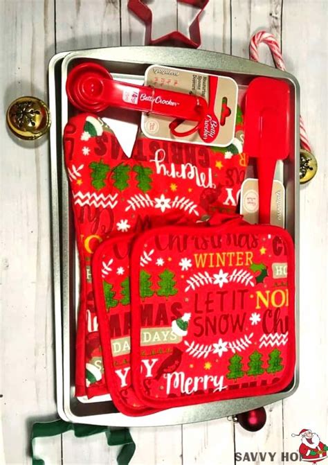 Best food gifts under $10. 5 Crazy Cheap Christmas Gift Baskets From the Dollar Store ...