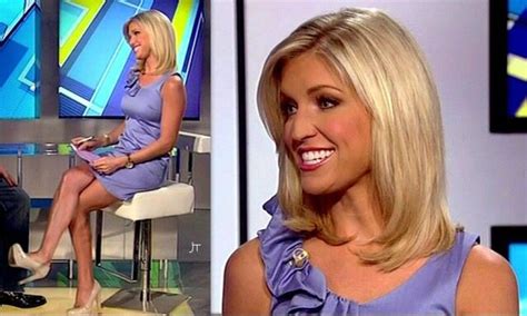 Ainsley Earhardt Female News Anchors Blonde Beauty People
