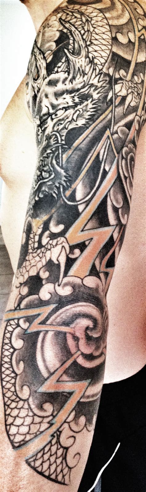 A lightning tattoo is all about power, raw energy, and a force that is the epitome of strength. // Japanese lightning tattoo // | Lightning tattoo ...