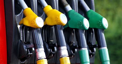 Waarom is de benzine nu zo duur geworden