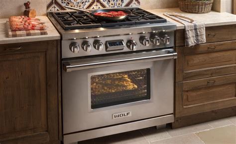 Wolf 30 inch freestanding all gas range with natural gas, 4 sealed burners, 4.4 cu. Wolf 36" Dual Fuel Range 6 Burners (DF366) Cooktop