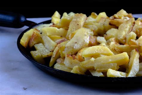Cookaround è una porta d'ingresso nel mondo della cucina e tutto ciò che gira intorno. Ricetta Patate in tecia alla friulana: le hai mai provate ...