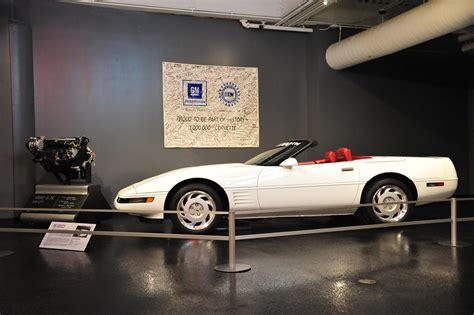 Epochal Corvettes Displayed In Celebration Of Museums 25th Anniversary