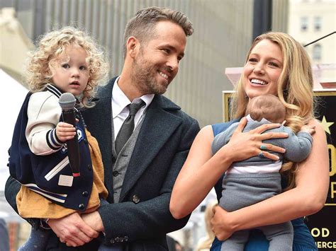 Pregnant Blake Lively Wants To Be Old Fashioned Mom Says Source