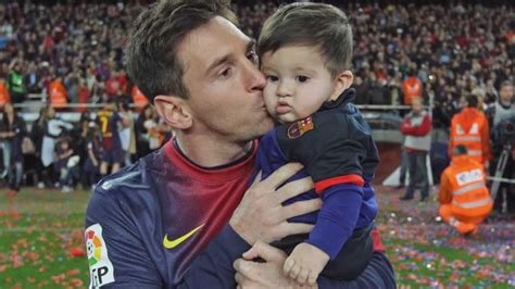 Leo Messi And Son Thiago Celebrate Life Unicef Youtube