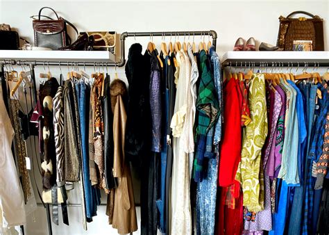 16 Tips For How To Thrift Shop And Find Gems