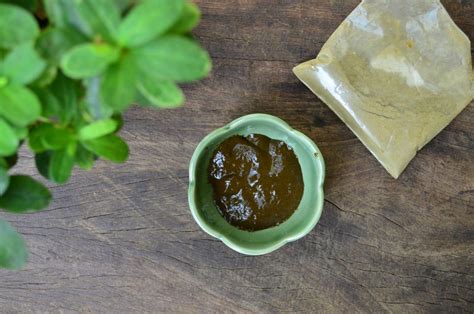 Indigo when applied on the hair not only dyes the hair, it has amazing hair benefits too. How To Use Henna & Indigo To Dye Hair Black Naturally At ...