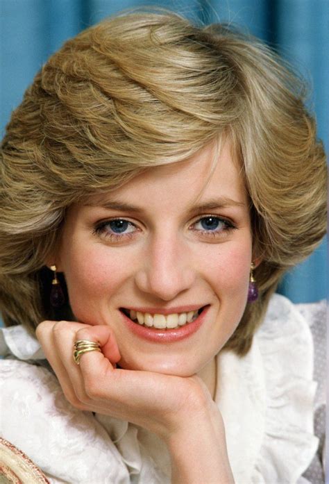 Pretty Smile Princess Diana More Moments Pinterest