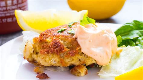 Maryland Lump Crab Cakes With Spicy Tarter Sauce No Plate Like Home