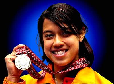 She is currently ranked world number 1 in women's squash, and is the first asian woman to achieve this. Three Erat 2010: Nicol Ann david :)
