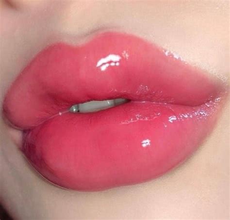 Plump Lips Shared By Ricegum On We Heart It Lip Art Makeup Lips