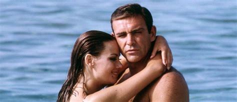 «les autorités ukrainiennes, en revanche, ont une attitude hostile envers la russie», a ensuite poursuivi vladimir poutine, estimant que les lois discriminant les russes d'ukraine. La comédienne Claudine Auger, première James Bond girl ...