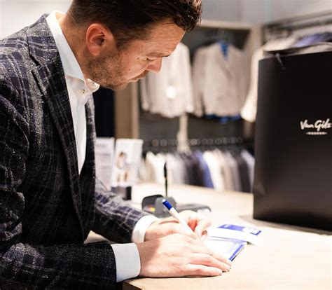 They must ensure that the store is managed properly. (Assistent) Store Manager - Werken in Batavia Stad