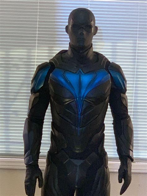 Yes Nightwings New Costume Has A Great Butt In Titans