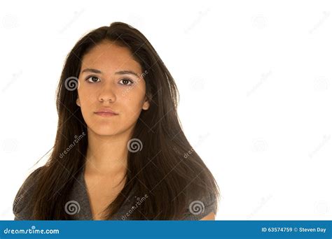 Portret śliczna Latynoska Nastoletnia Dziewczyna Bez Uśmiechu Obraz