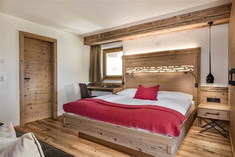 Im betten.de lexikon informieren wir sie rund um das thema holz sowie ausgewählte arten von bäumen. Bett, Stühle, Kleiderschrank & mehr fürs Hotelzimmer ...