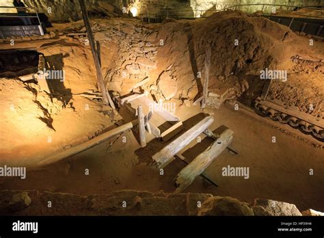 Saltpeter Mine In Mammoth Cave National Park Stock Photo Alamy