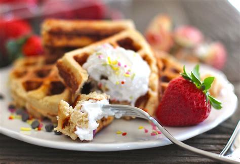 They're super simple to make with cream cheese, peanut butter, butter, vanilla and swerve. Healthy Low Carb Gluten Free Waffles (sugar free, low fat)