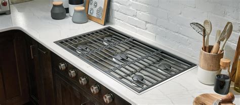 Italian made sabaf burners, ranging in size from 17,000 btus down to under 3,400 btus for delicate simmering, provide you with a perfect blend. Wolf 36" Contemporary Gas Cooktop - 5 Burners (CG365C/S ...