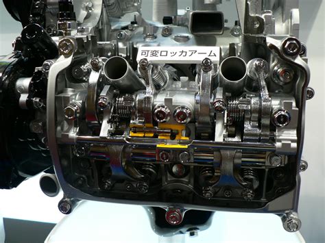 How to use an oxygen tank valve. Cutaway model of Subaru's i-AVLS variable valve timing ...