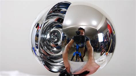 Watch How Trippy It Looks Inside a Spherical Mirror | IE