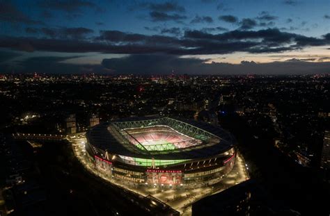 Top 10 Hotels Near Emirates Stadium For Arsenal Fans