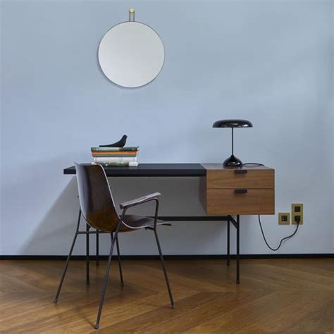Der korpus sowie die fronten sind aus nussbaumfurnier. Moderner Schreibtisch - TANIS - Ligne Roset - aus Nussbaum ...