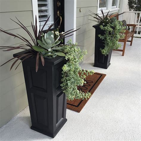 How To Create An Outdoor Container And Planter Garden In 2020 Front