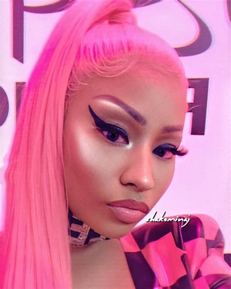777 Likes 14 Comments 🌧️n I K A Shakeminaj On Instagram “the Queen Of Selfies 👸🏽 🔥